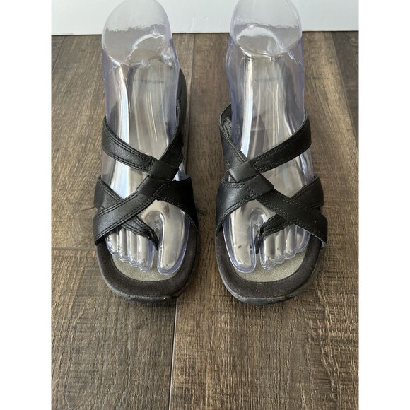 Merrell Sundial Cross Womens US 7 Black Leather Slip On Flip Flop Sandal Outdoor - Picture 2 of 8